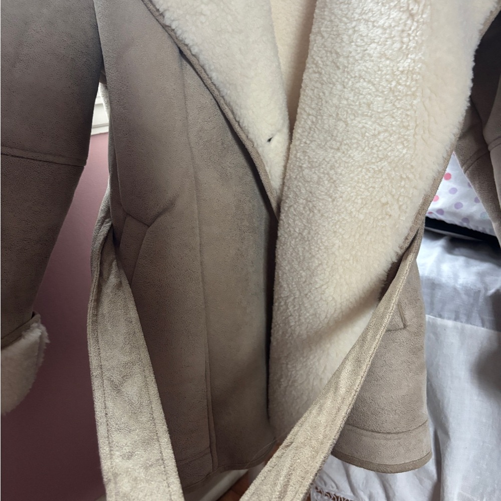 NWOT Women’s Wild Fable Shawl Collar Shearling Tan Coat Size XS - Picture 5 of 7